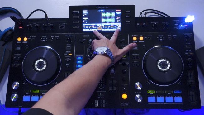 go to So mischt man zwei Tracks